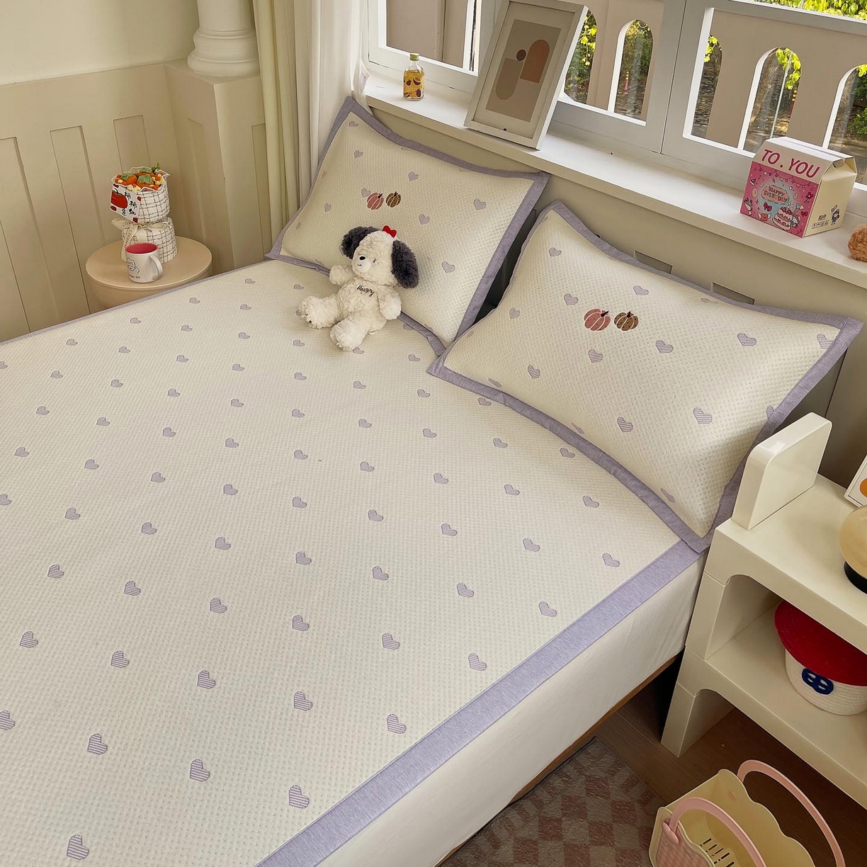 91家纺网 家纺一手货源 找家纺 帅露家纺 2026新款A类PE中分子卡通大版绣花软凉席席子 平铺款-懒懒兔