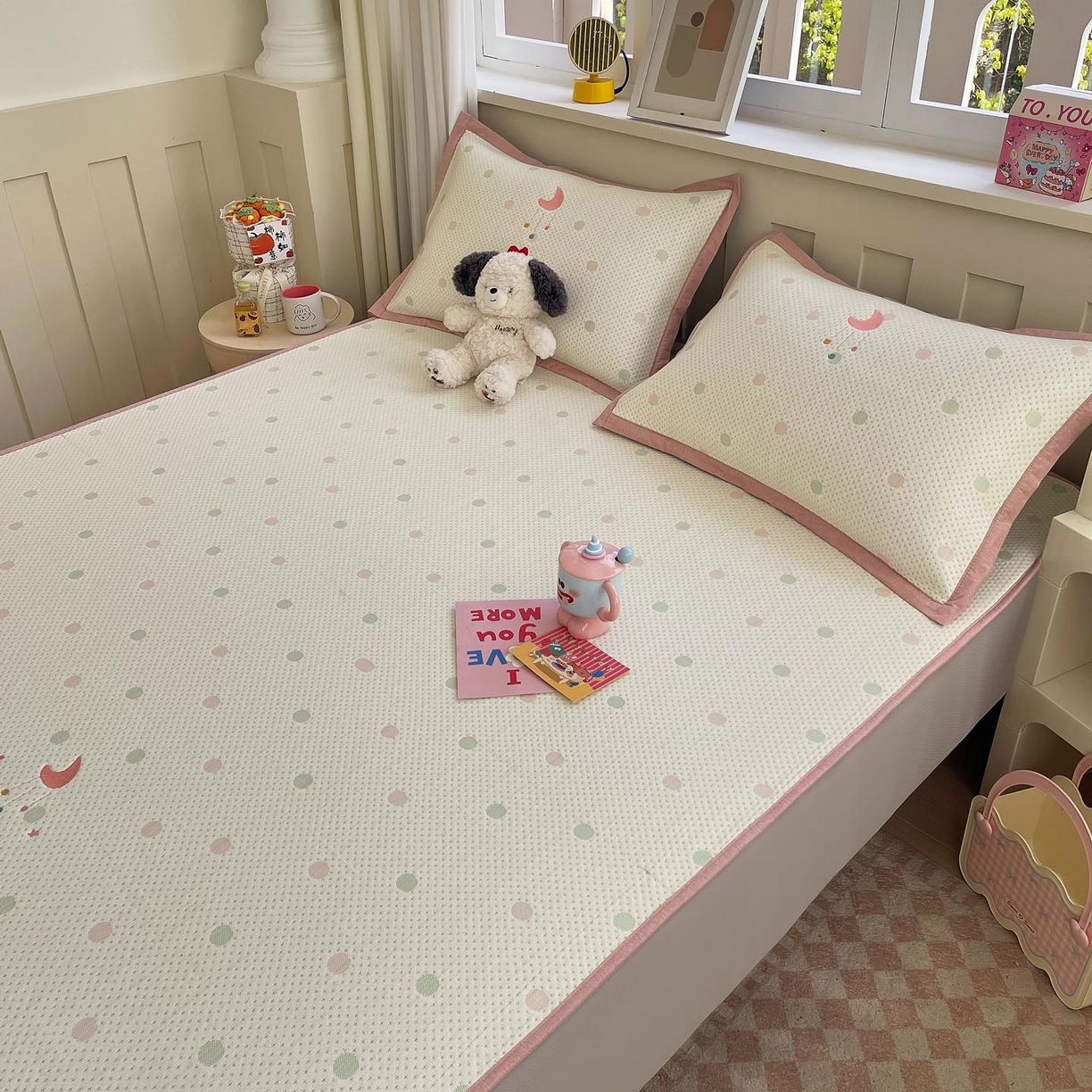 91家纺网 家纺一手货源 找家纺 帅露家纺 2026新款A类PE中分子卡通大版绣花软凉席席子 床笠款-粉屿森林