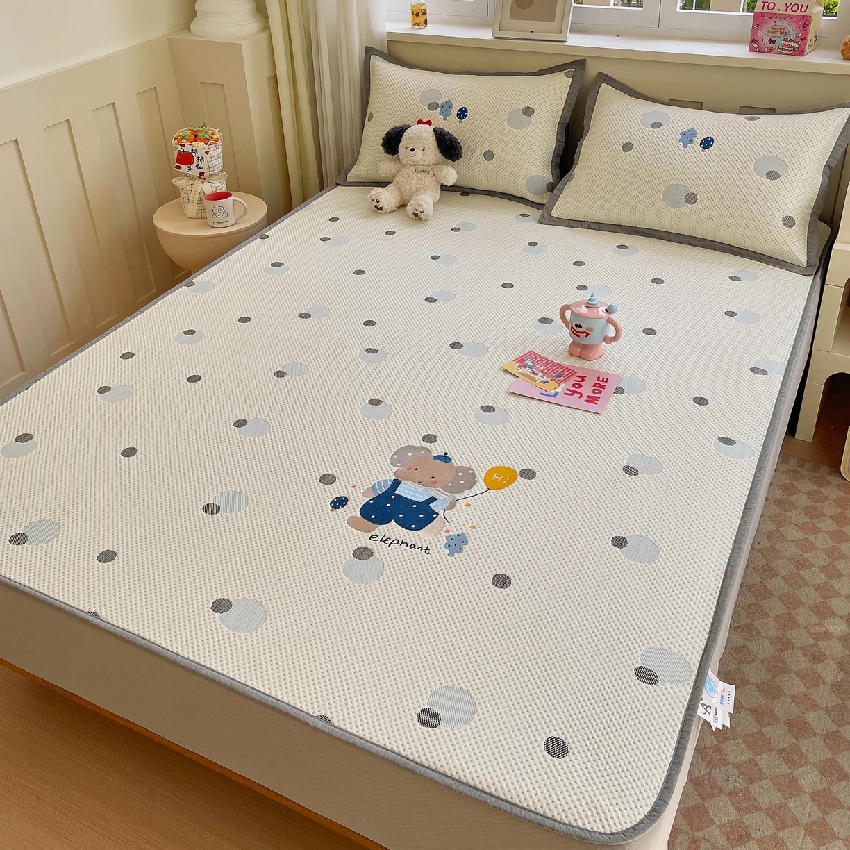 91家纺网 家纺一手货源 找家纺 帅露家纺 2026新款A类PE中分子卡通大版绣花软凉席席子 床笠款-波点日记