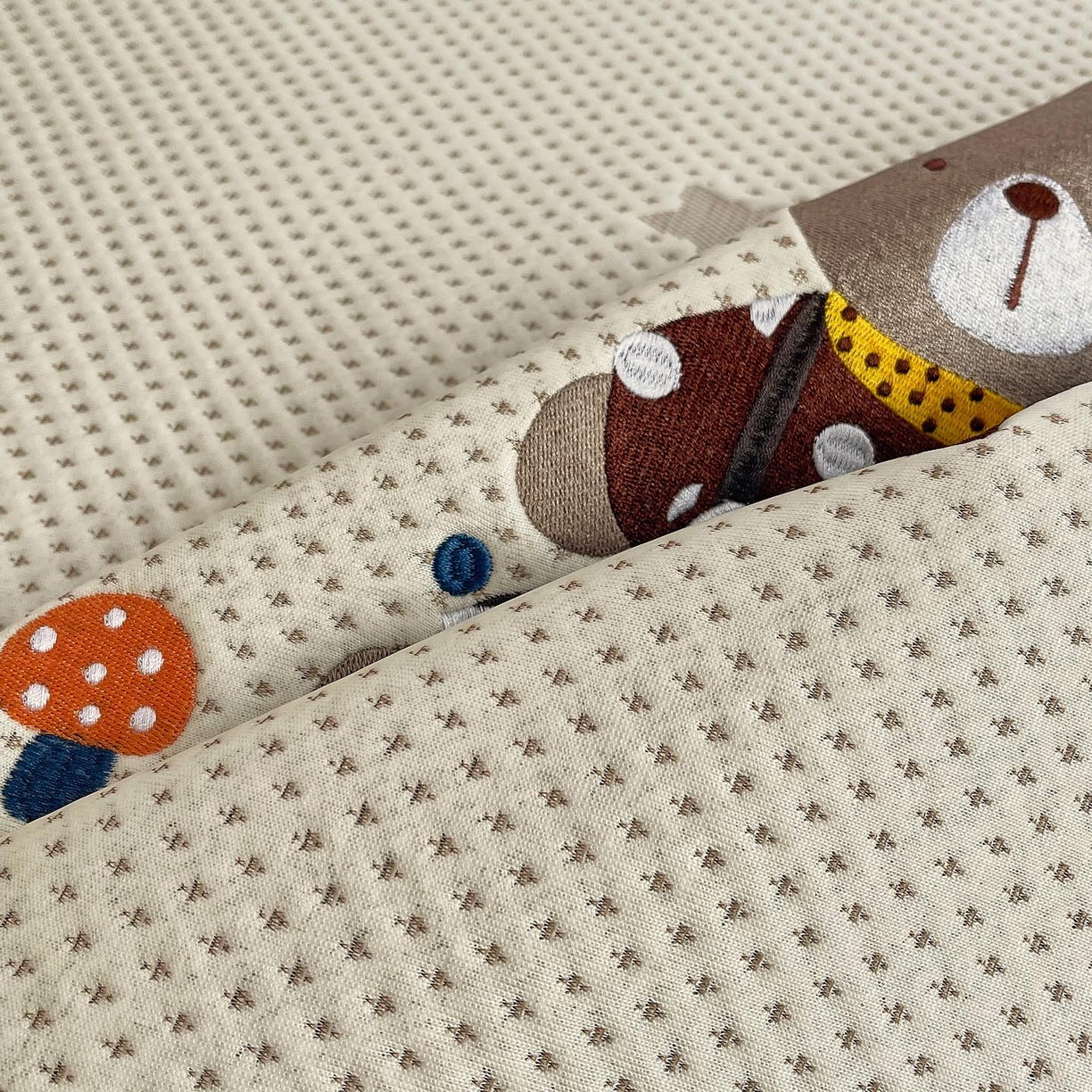 91家纺网 家纺一手货源 找家纺 帅露家纺 2026新款A类PE中分子卡通大版绣花软凉席席子 平铺款-星月织梦