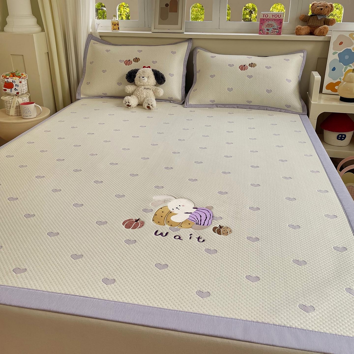 91家纺网 家纺一手货源 找家纺 帅露家纺 2026新款A类PE中分子卡通大版绣花软凉席席子 平铺款-懒懒兔