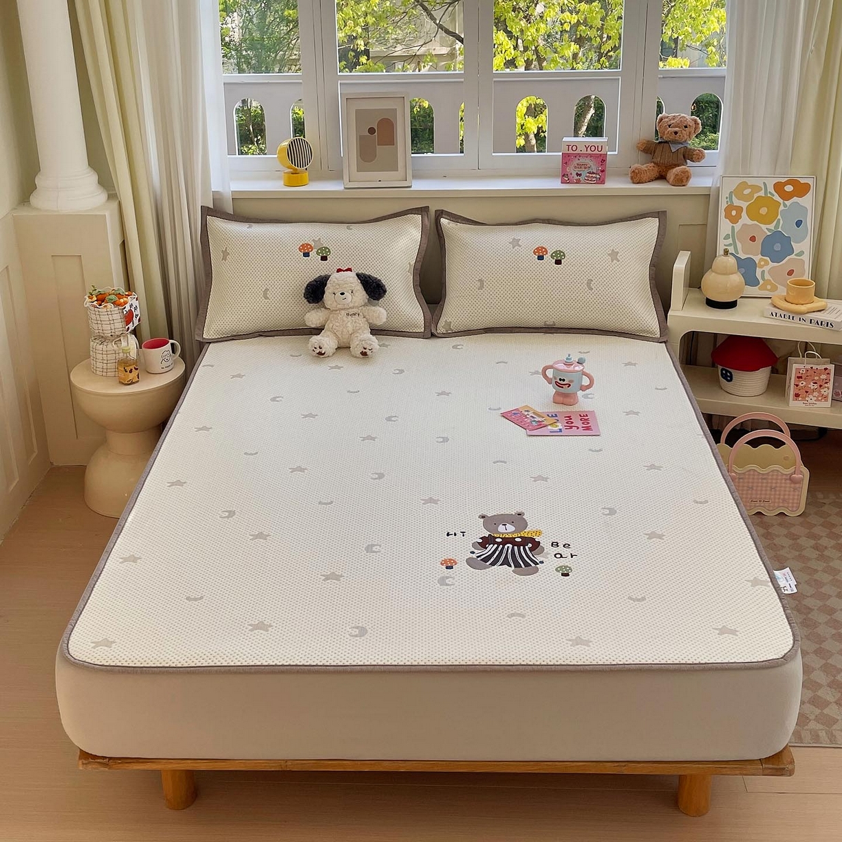 91家纺网 家纺一手货源 找家纺 帅露家纺 2026新款A类PE中分子卡通大版绣花软凉席席子 床笠款-星月织梦