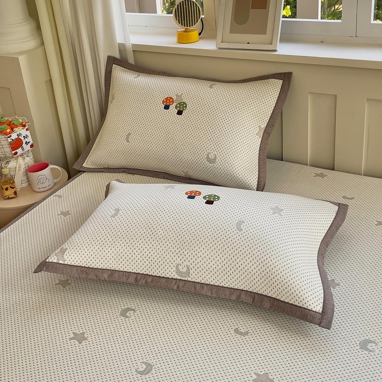 91家纺网 家纺一手货源 找家纺 帅露家纺 2026新款A类PE中分子卡通大版绣花软凉席席子 床笠款-星月织梦