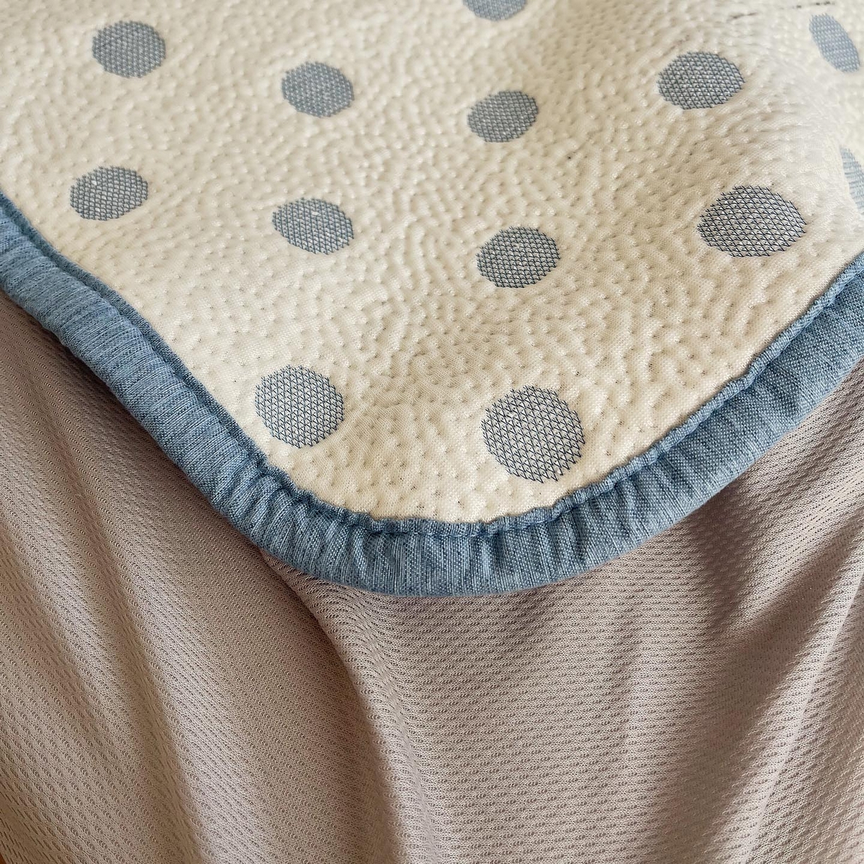 91家纺网 家纺一手货源 找家纺 帅露家纺 2026新款A类PE中分子卡通大版绣花软凉席席子 床笠款-蓝调企鹅