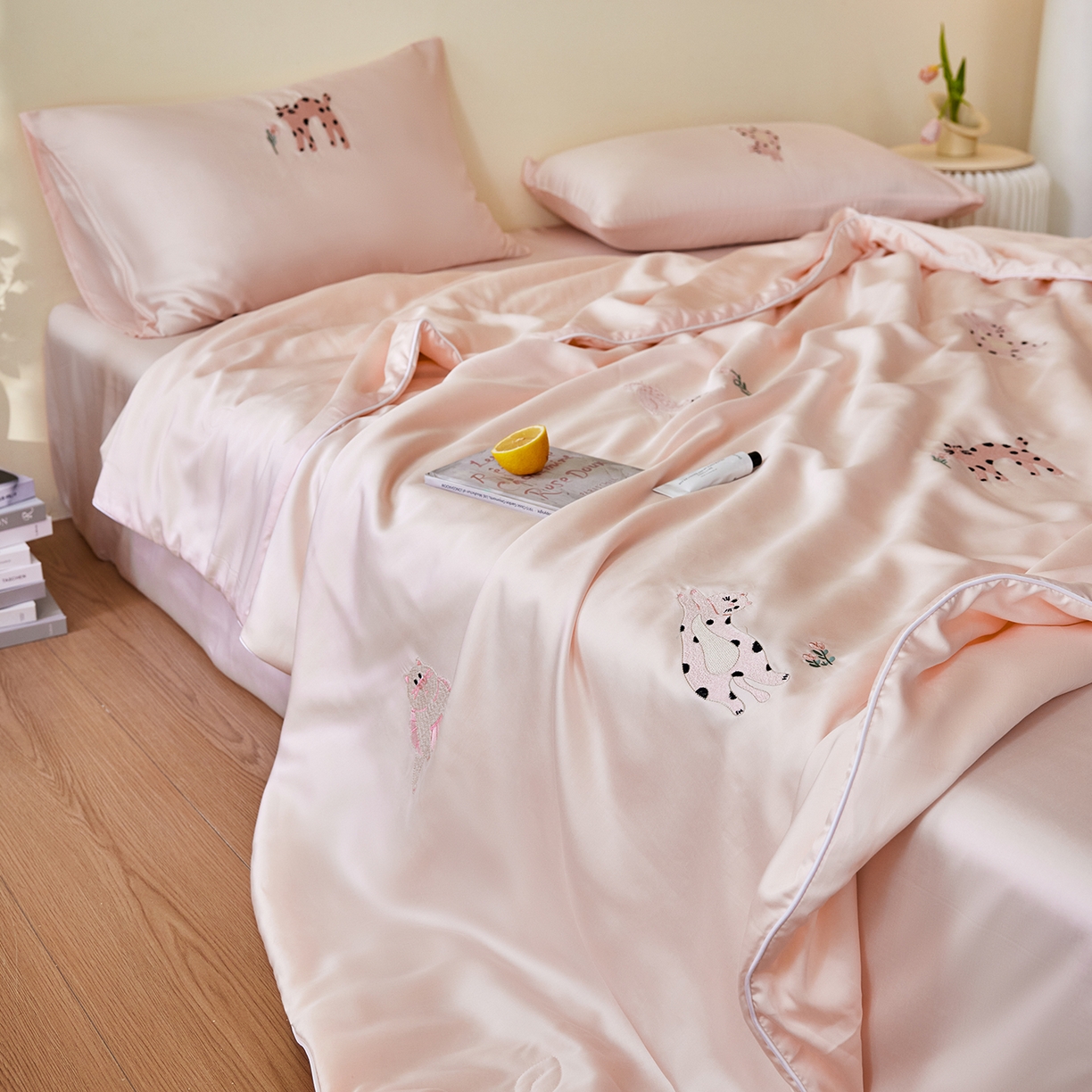 91家纺网 家纺一手货源 找家纺 安莱生活 2026新款50天丝大豆棉夏被空调被夏凉被萌宠甜夏系列 粉色夏天