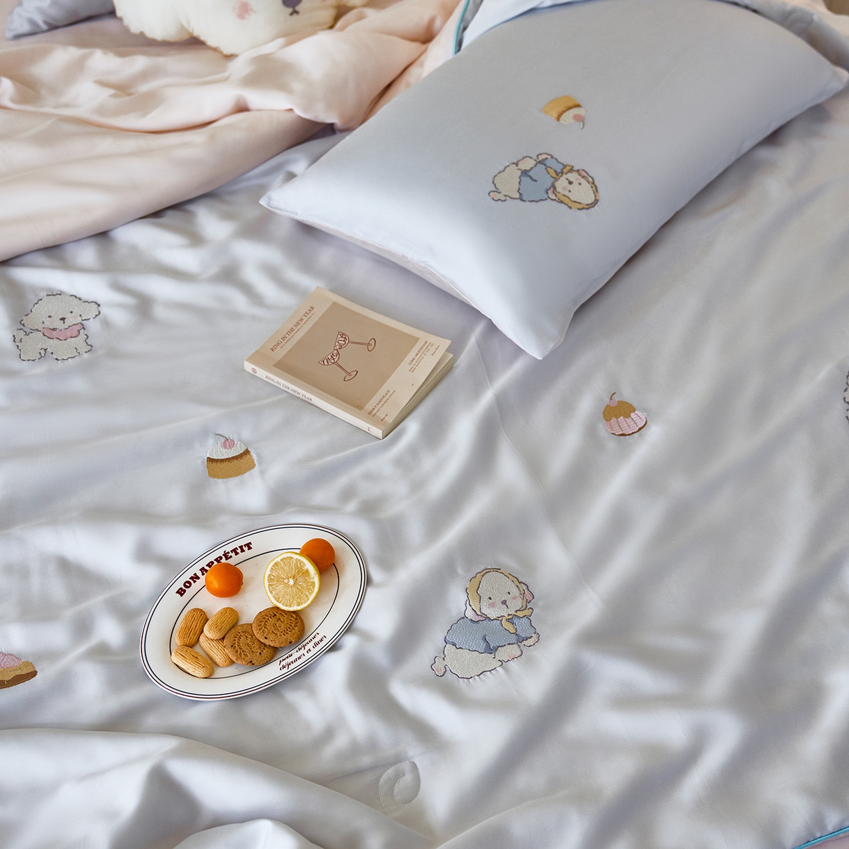 91家纺网 家纺一手货源 找家纺 安莱生活 2026新款50天丝大豆棉夏被空调被夏凉被萌宠甜夏系列 蓝汪浅夏