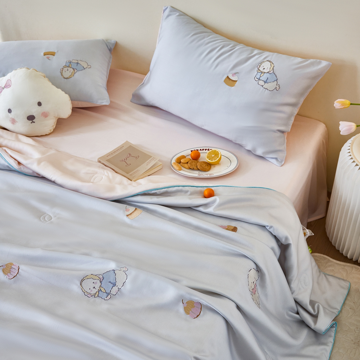 91家纺网 家纺一手货源 找家纺 安莱生活 2026新款50天丝大豆棉夏被空调被夏凉被萌宠甜夏系列 蓝汪浅夏