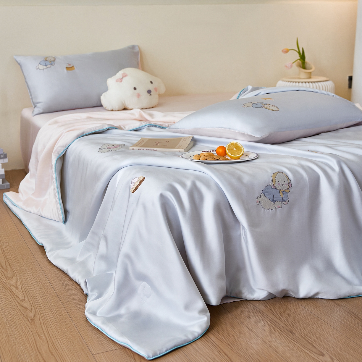 91家纺网 家纺一手货源 找家纺 安莱生活 2026新款50天丝大豆棉夏被空调被夏凉被萌宠甜夏系列 蓝汪浅夏