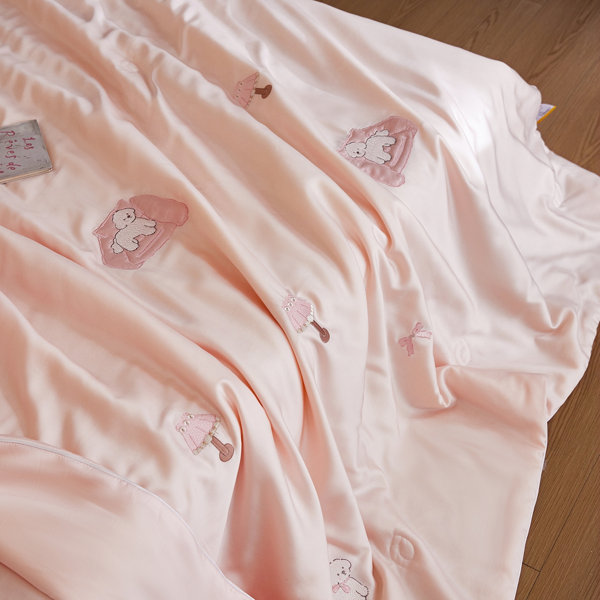 91家纺网 家纺一手货源 找家纺 安莱生活 2026新款50天丝大豆棉夏被空调被夏凉被萌宠甜夏系列 甜粉小卧