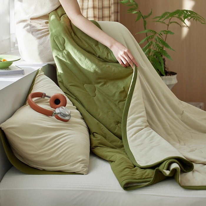 91家纺网 家纺一手货源 找家纺 安莱生活 2026新款全棉云感针织棉双拼夏被空调被夏凉被 桉树绿双拼