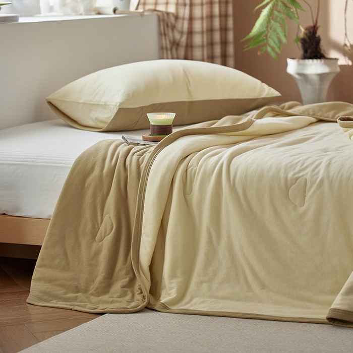 91家纺网 家纺一手货源 找家纺 安莱生活 2026新款全棉云感针织棉双拼夏被空调被夏凉被 陌上春双拼