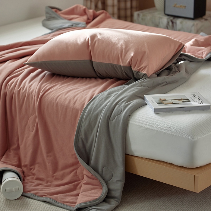 91家纺网 家纺一手货源 找家纺 安莱生活 2026新款全棉云感针织棉双拼夏被空调被夏凉被 黛莎双拼