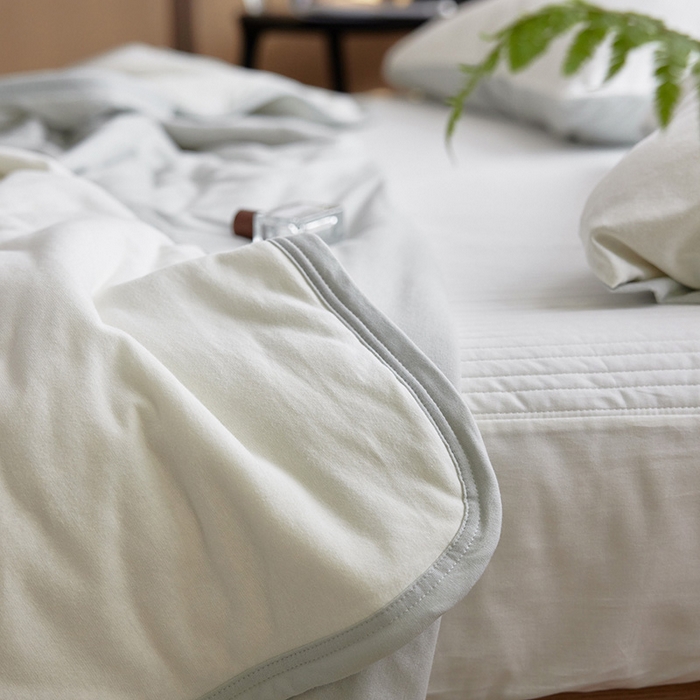 91家纺网 家纺一手货源 找家纺 安莱生活 2026新款全棉云感针织棉双拼夏被空调被夏凉被 清欢白双拼