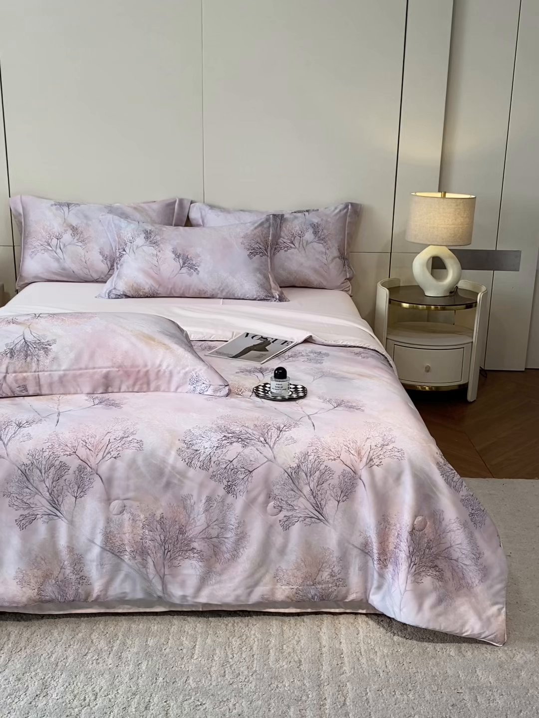 91家纺网 家纺一手货源 找家纺 （总）新方向 2026数码印花A类20%蚕丝天丝棉夏被四件套 65%60s兰精天丝 35%100支长绒棉--漫枝