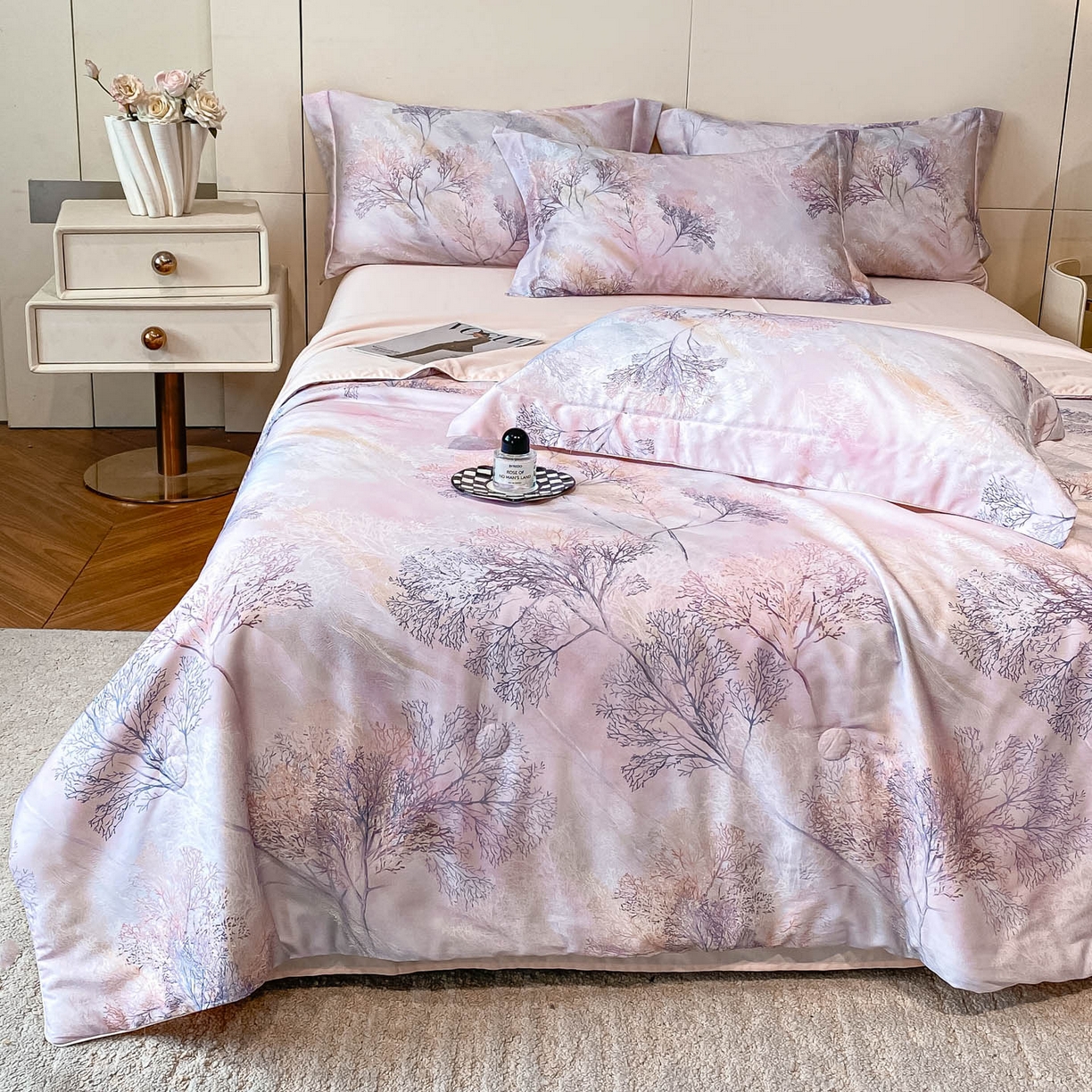 91家纺网 家纺一手货源 找家纺 （总）新方向 2026数码印花A类20%蚕丝天丝棉夏被四件套 65%60s兰精天丝 35%100支长绒棉--漫枝