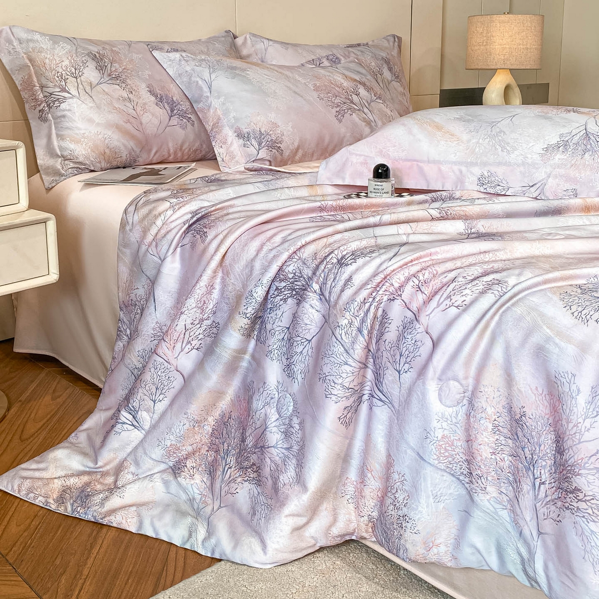 91家纺网 家纺一手货源 找家纺 （总）新方向 2026数码印花A类20%蚕丝天丝棉夏被四件套 65%60s兰精天丝 35%100支长绒棉--漫枝