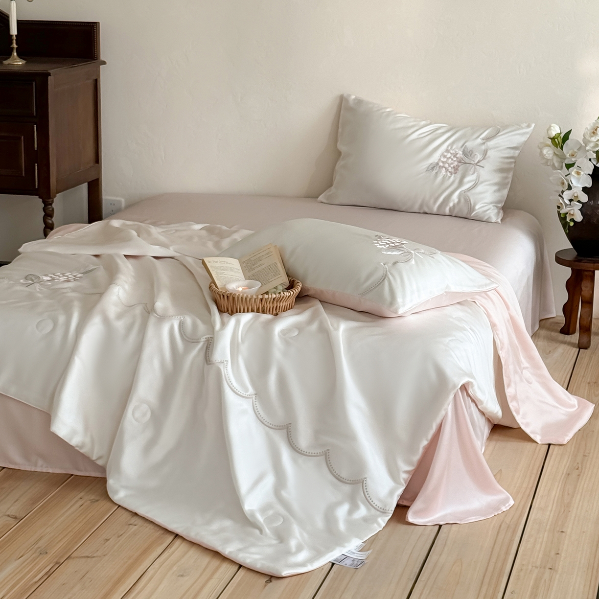 91家纺网 家纺一手货源 找家纺 （总）极简 2026新款天丝刺绣夏被四件套-柔花束影