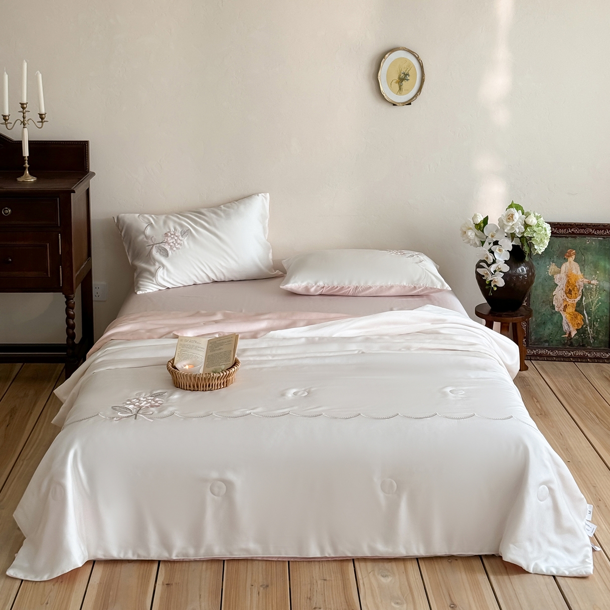 91家纺网 家纺一手货源 找家纺 极简 2026新款天丝刺绣夏被四件套-柔花束影 柔花束影-白