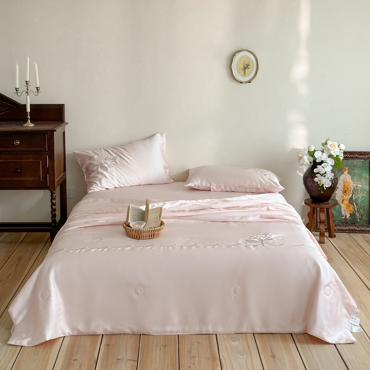 91家纺网 家纺一手货源 找家纺 极简 2026新款天丝刺绣夏被四件套-柔花束影 柔花束影-粉