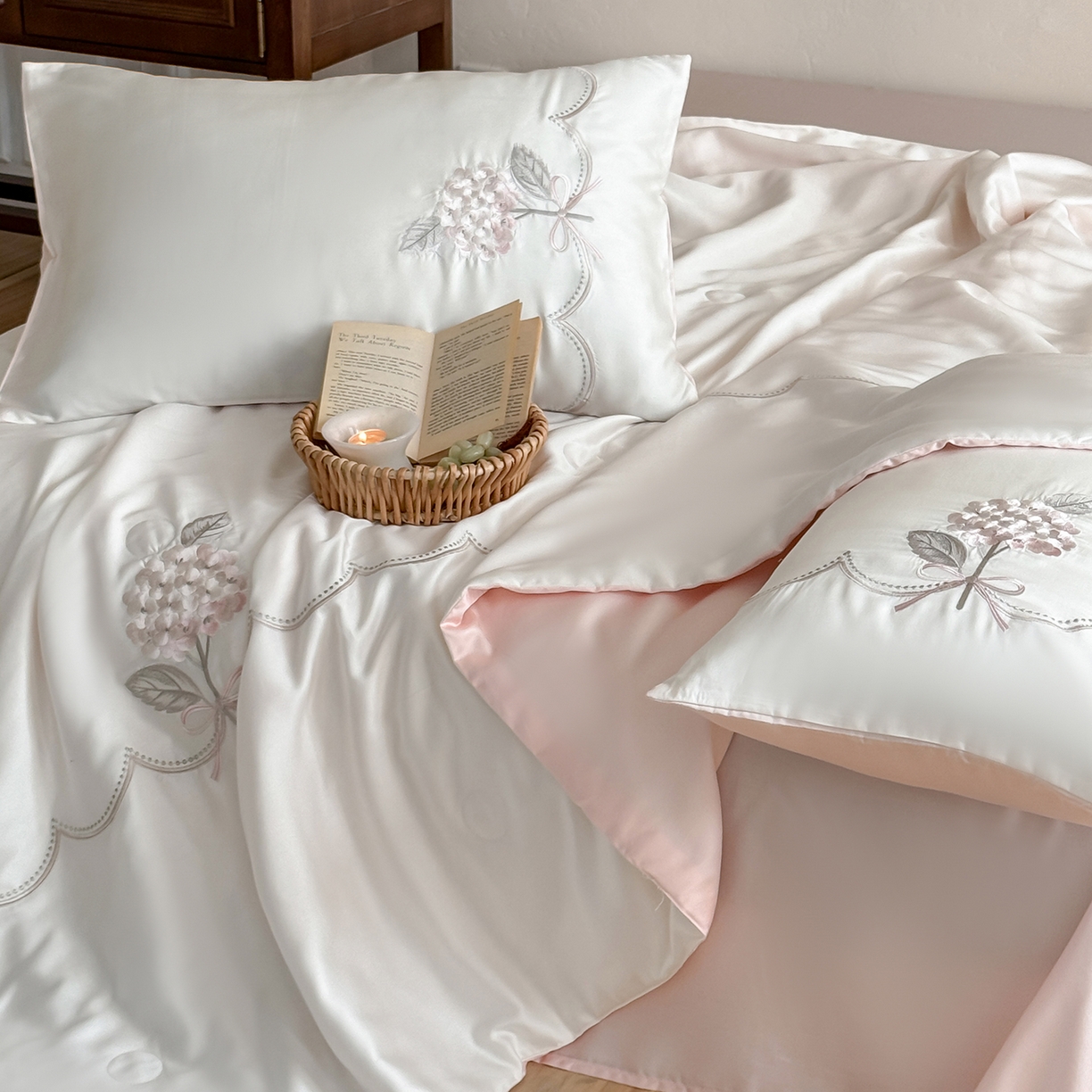 91家纺网 家纺一手货源 找家纺 （总）极简 2026新款天丝刺绣夏被四件套-柔花束影