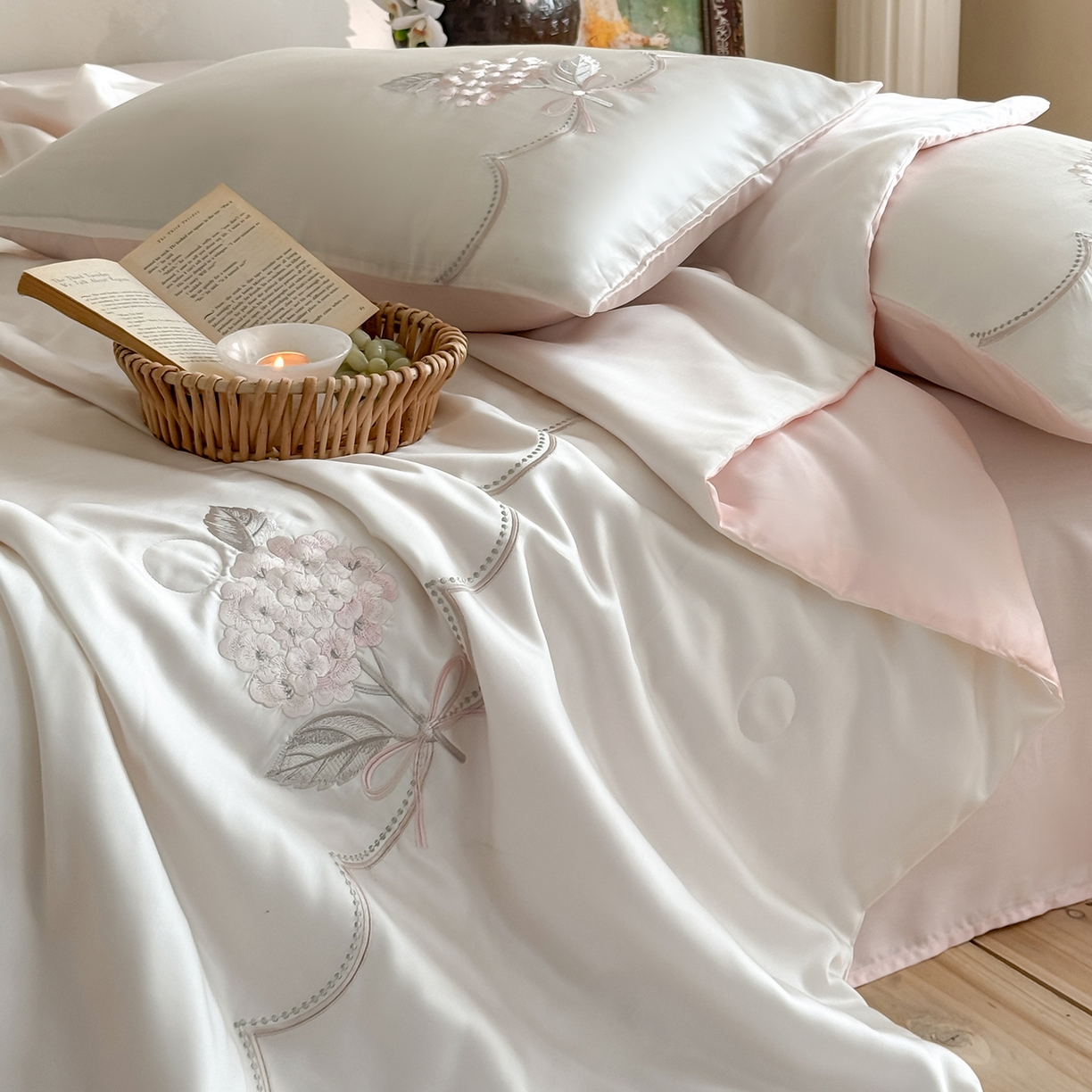 91家纺网 家纺一手货源 找家纺 极简 2026新款天丝刺绣夏被四件套-柔花束影 柔花束影-白