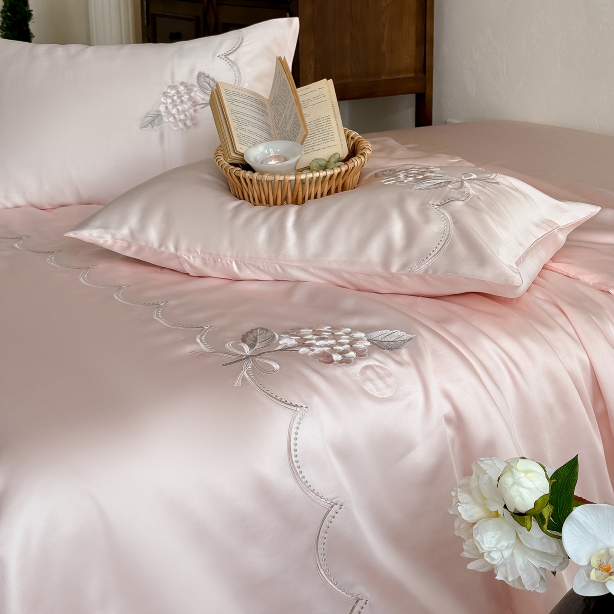 91家纺网 家纺一手货源 找家纺 极简 2026新款天丝刺绣夏被四件套-柔花束影 柔花束影-粉