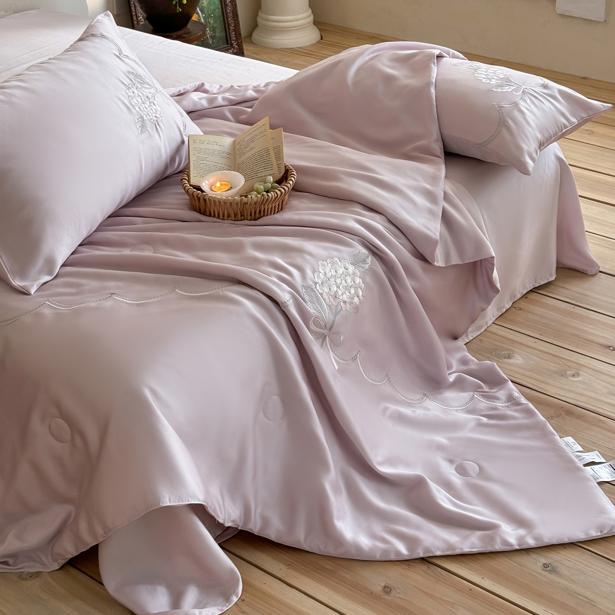 91家纺网 家纺一手货源 找家纺 极简 2026新款天丝刺绣夏被四件套-柔花束影 柔花束影-紫