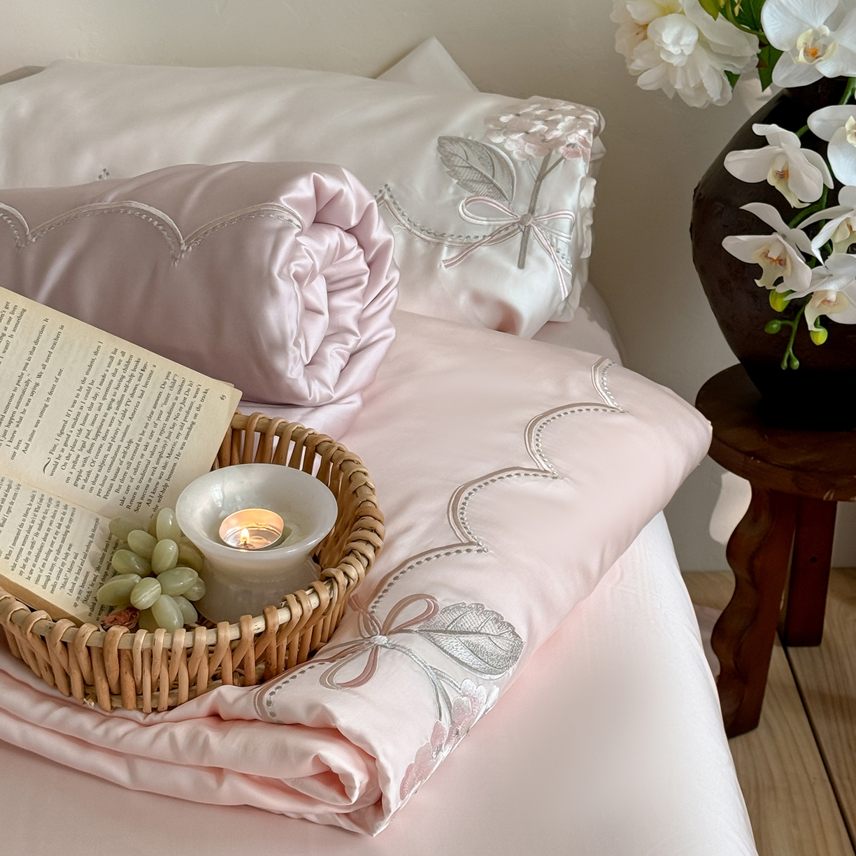 91家纺网 家纺一手货源 找家纺 极简 2026新款天丝刺绣夏被四件套-柔花束影 组合