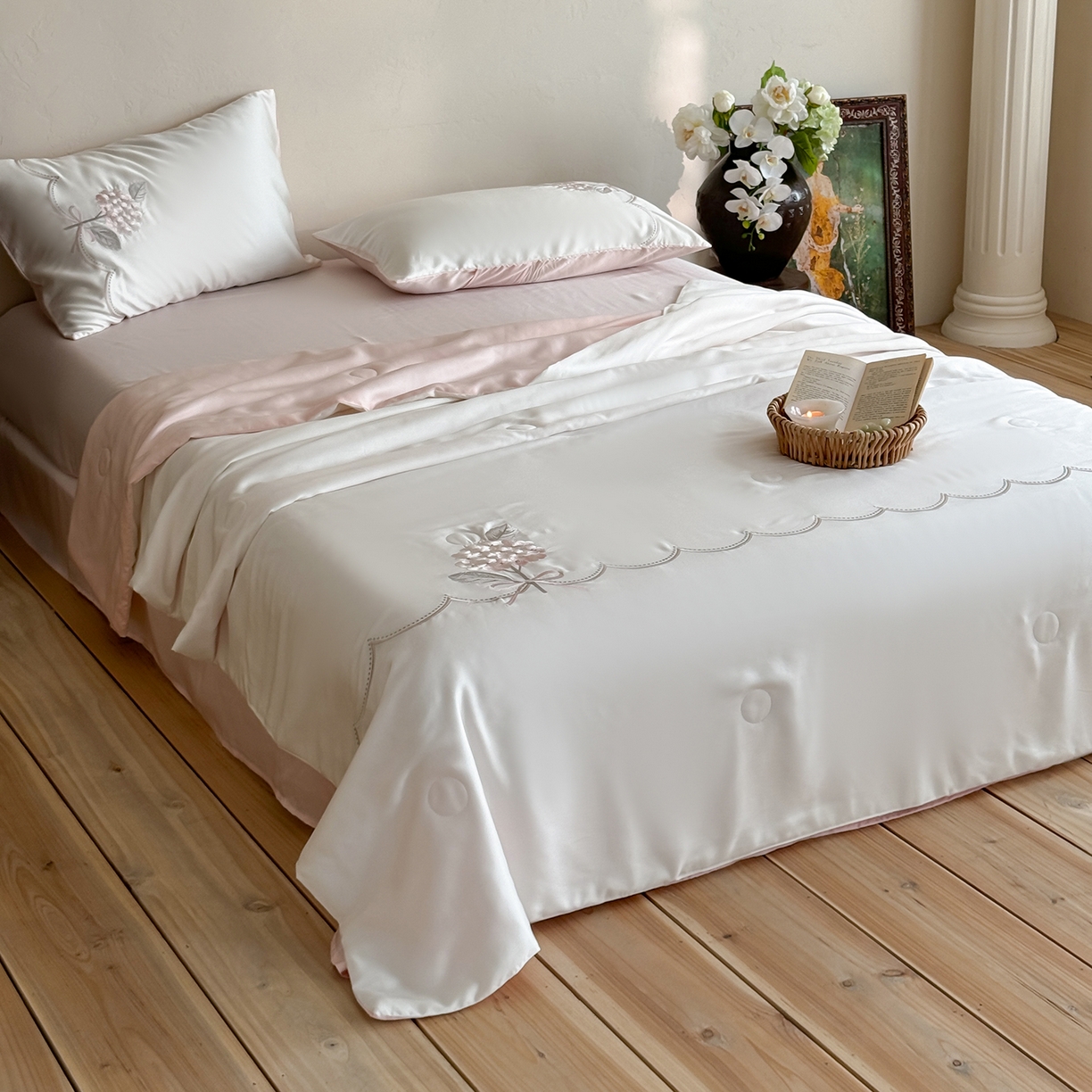 91家纺网 家纺一手货源 找家纺 极简 2026新款天丝刺绣夏被四件套-柔花束影 柔花束影-白