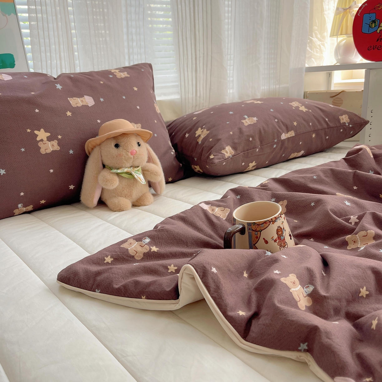 91家纺网 家纺一手货源 找家纺 桃子家居 2026新款A类原生态纯棉棉麻凉感小冰皮嵌绳工艺棉麻夏被夏凉被空调被 棉麻冰皮-焦糖小星熊