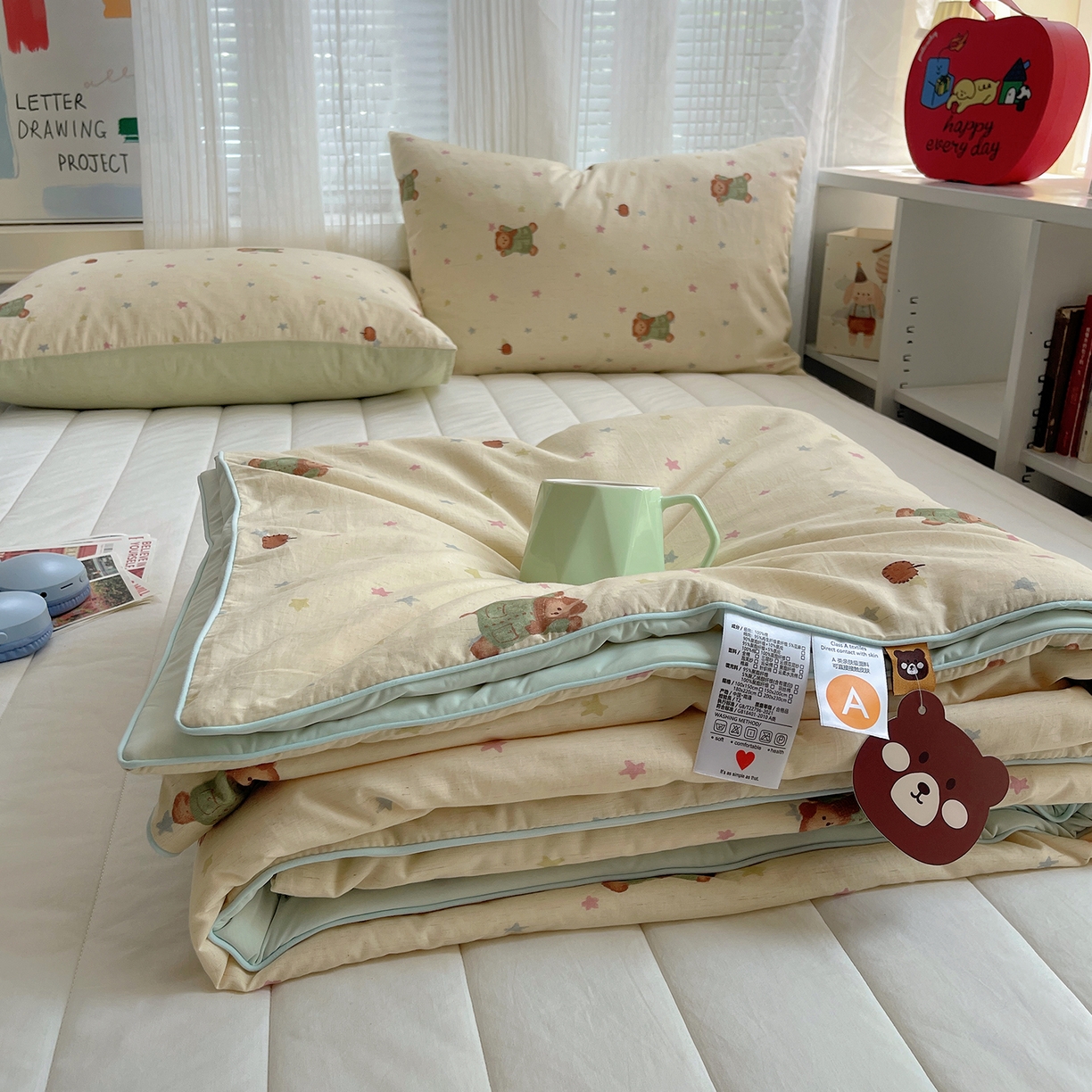 91家纺网 家纺一手货源 找家纺 桃子家居 2026新款A类原生态纯棉棉麻凉感小冰皮嵌绳工艺棉麻夏被夏凉被空调被 棉麻冰皮-奶黄小熊