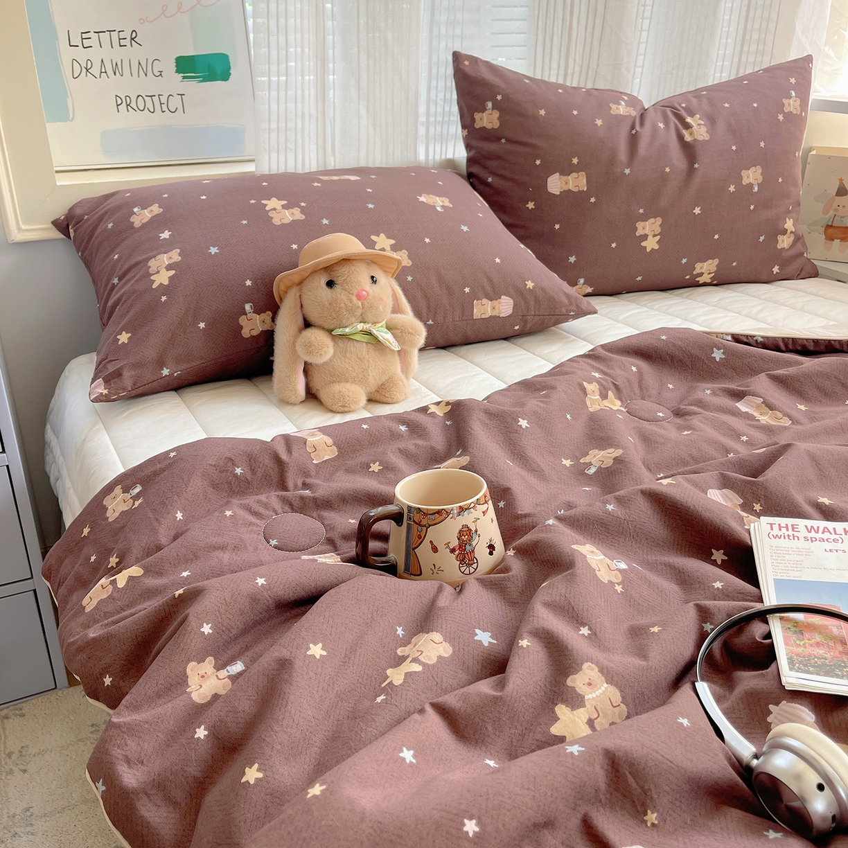 91家纺网 家纺一手货源 找家纺 桃子家居 2026新款A类原生态纯棉棉麻凉感小冰皮嵌绳工艺棉麻夏被夏凉被空调被 棉麻冰皮-焦糖小星熊