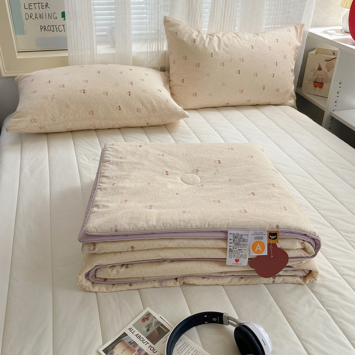 91家纺网 家纺一手货源 找家纺 桃子家居 2026新款A类原生态纯棉棉麻凉感小冰皮嵌绳工艺棉麻夏被夏凉被空调被 棉麻冰皮-奶芙樱桃