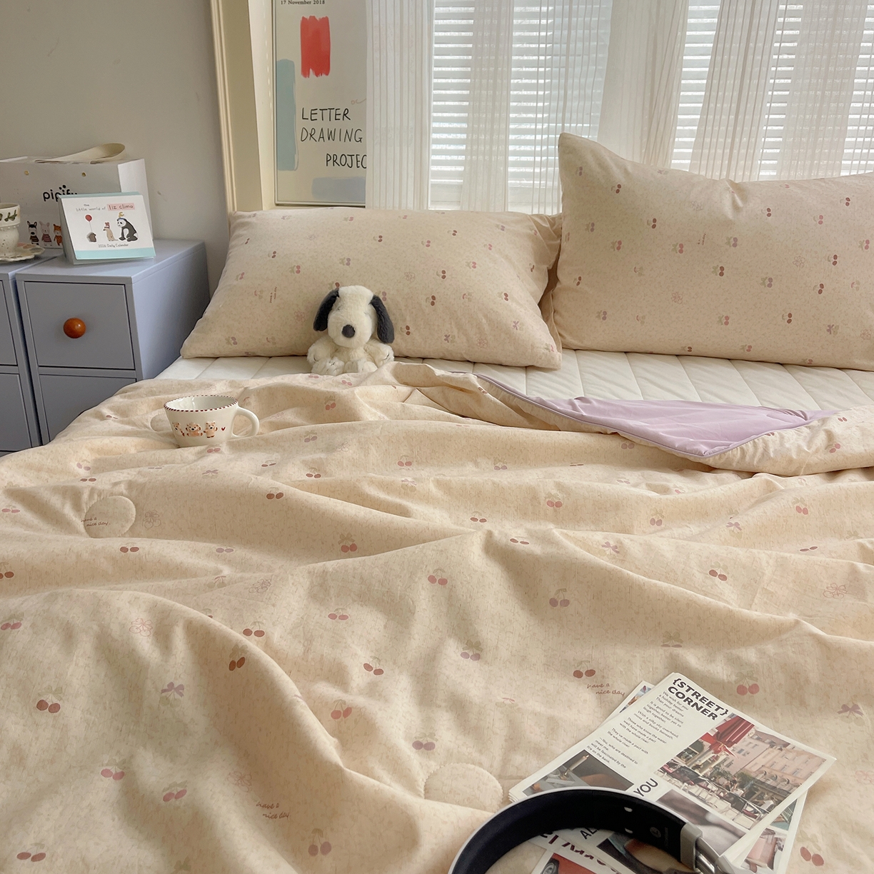 91家纺网 家纺一手货源 找家纺 桃子家居 2026新款A类原生态纯棉棉麻凉感小冰皮嵌绳工艺棉麻夏被夏凉被空调被 棉麻冰皮-奶芙樱桃