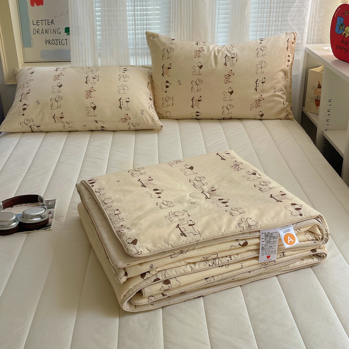 91家纺网 家纺一手货源 找家纺 桃子家居 2026新款A类原生态纯棉棉麻凉感小冰皮嵌绳工艺棉麻夏被夏凉被空调被 棉麻冰皮-小狗日记