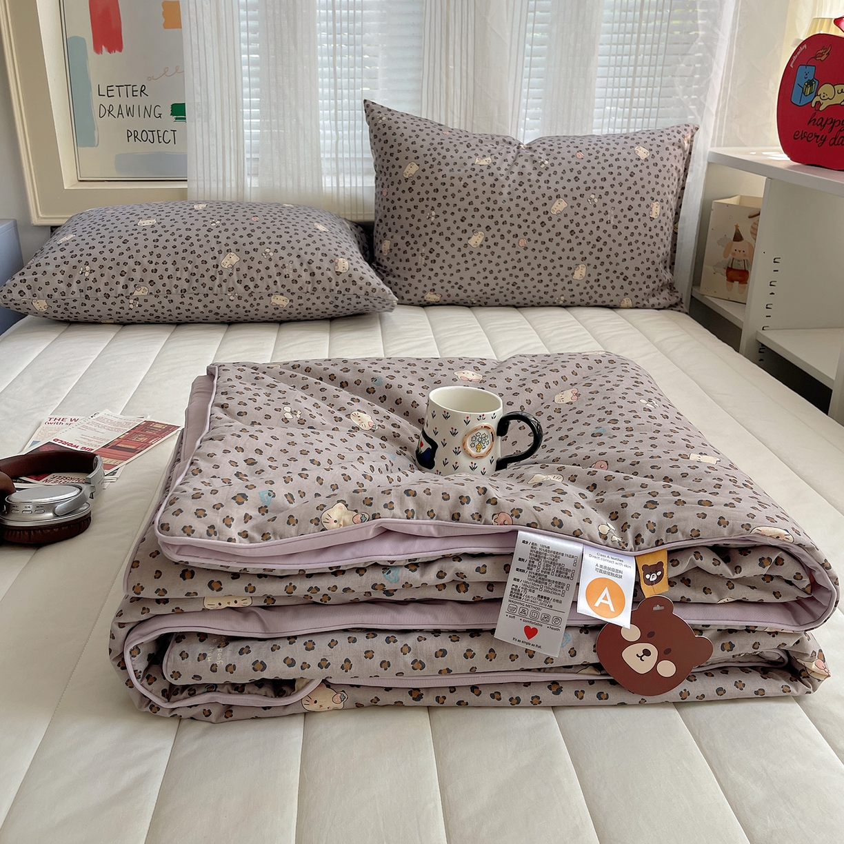 91家纺网 家纺一手货源 找家纺 桃子家居 2026新款A类原生态纯棉棉麻凉感小冰皮嵌绳工艺棉麻夏被夏凉被空调被 棉麻冰皮-雾紫小猫