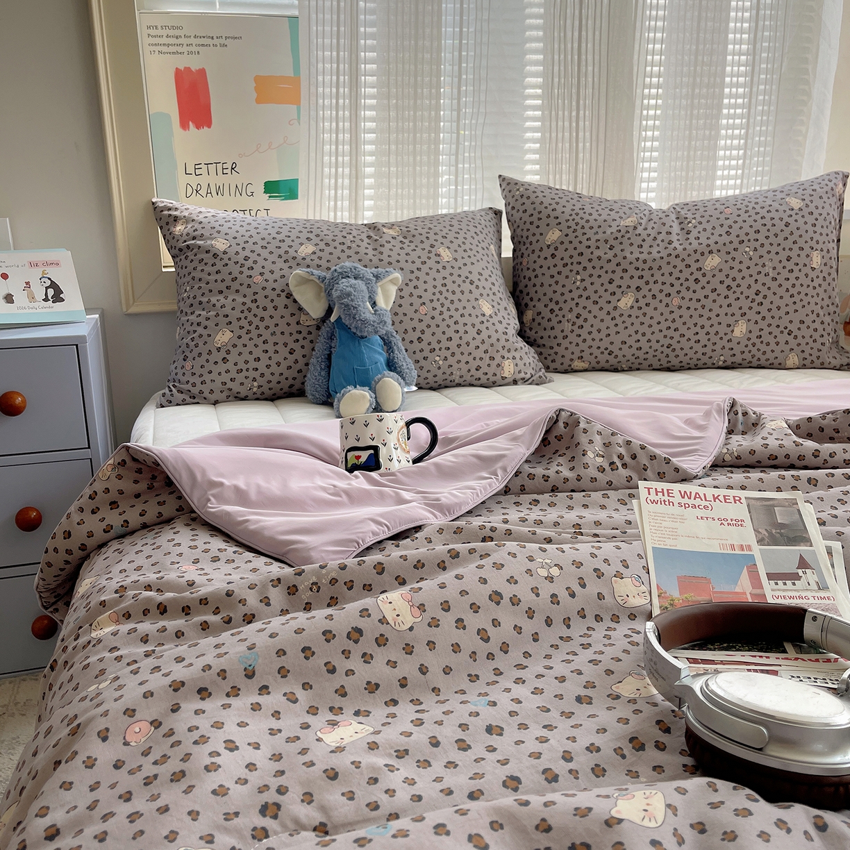 91家纺网 家纺一手货源 找家纺 桃子家居 2026新款A类原生态纯棉棉麻凉感小冰皮嵌绳工艺棉麻夏被夏凉被空调被 棉麻冰皮-雾紫小猫