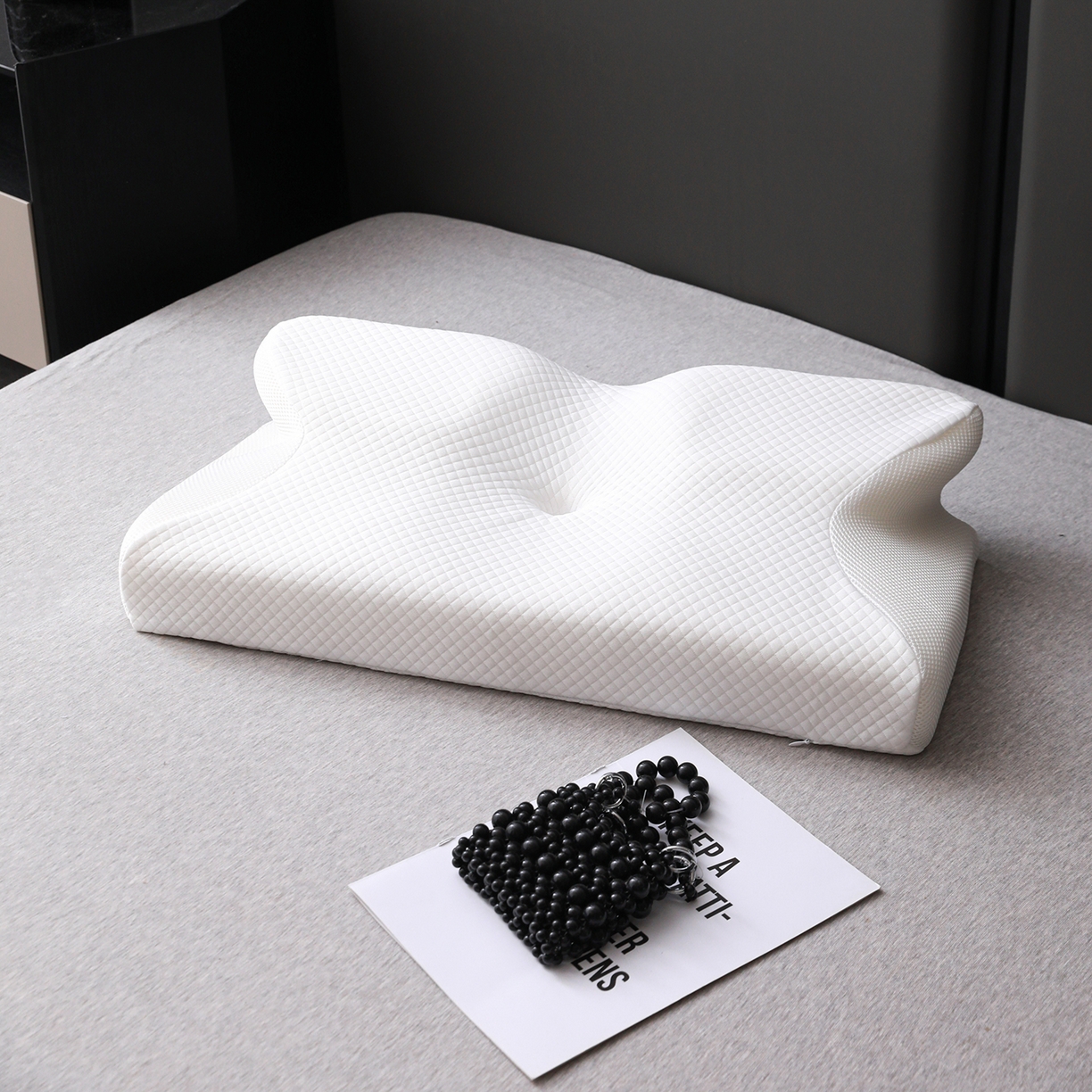 91家纺网 家纺一手货源 找家纺 （总）圣靓家纺 2026新款跨境外贸飞机枕小牛角枕蝶形记忆枕记忆棉枕头枕芯颈椎枕蝴蝶护颈枕