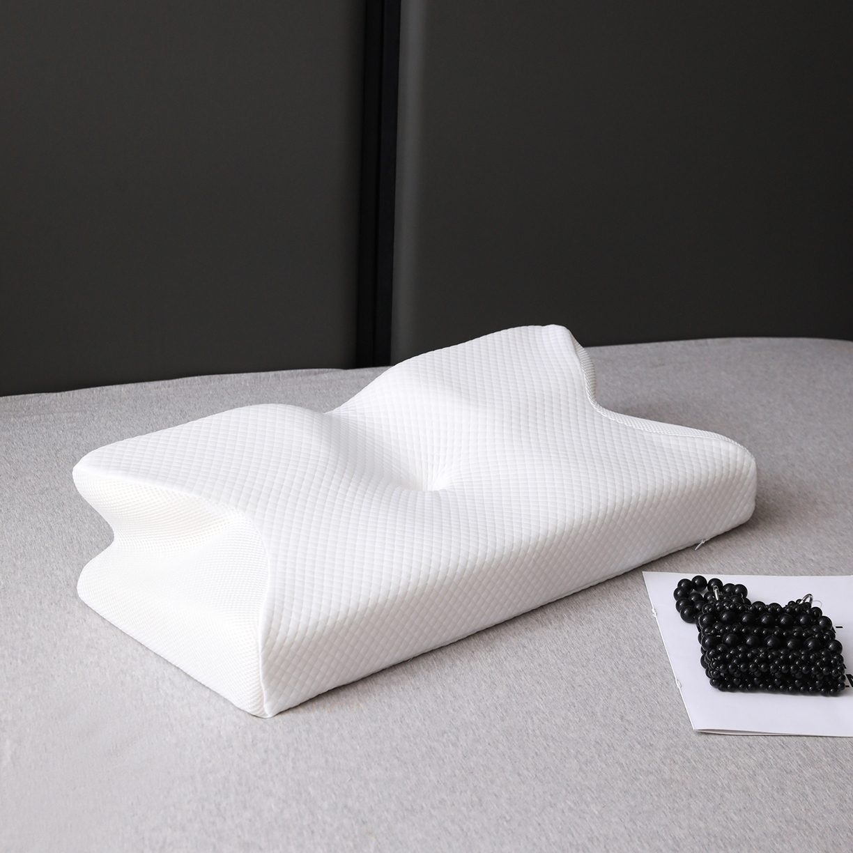 91家纺网 家纺一手货源 找家纺 （总）圣靓家纺 2026新款跨境外贸飞机枕小牛角枕蝶形记忆枕记忆棉枕头枕芯颈椎枕蝴蝶护颈枕