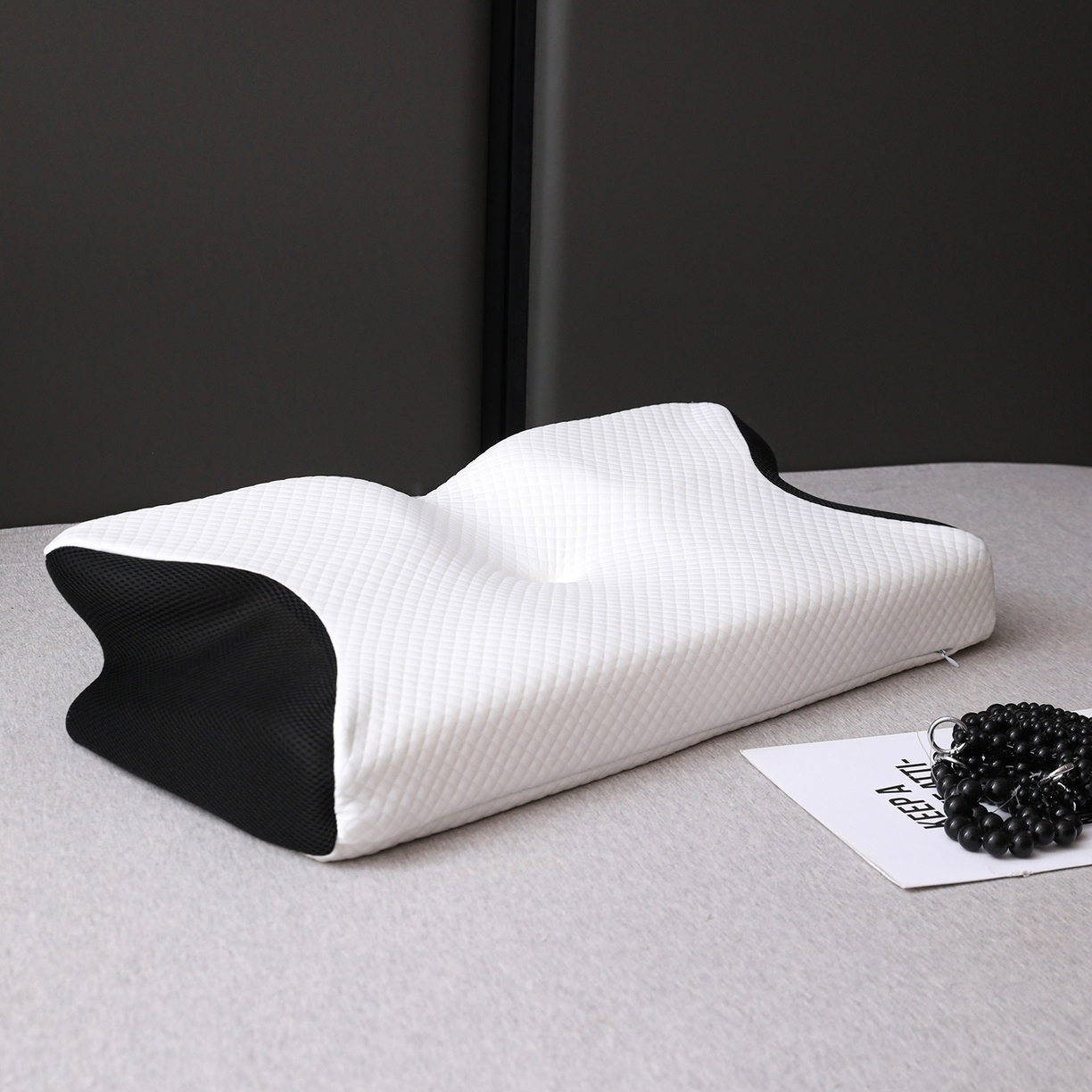 91家纺网 家纺一手货源 找家纺 圣靓家纺 2026新款跨境外贸飞机枕小牛角枕蝶形记忆枕记忆棉枕头枕芯颈椎枕蝴蝶护颈枕 飞机枕小牛角枕黑色