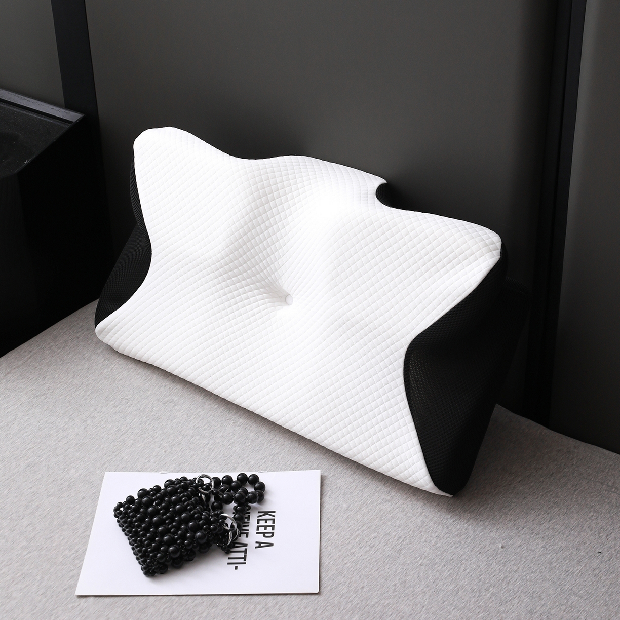91家纺网 家纺一手货源 找家纺 圣靓家纺 2026新款跨境外贸飞机枕小牛角枕蝶形记忆枕记忆棉枕头枕芯颈椎枕蝴蝶护颈枕 飞机枕小牛角枕黑色