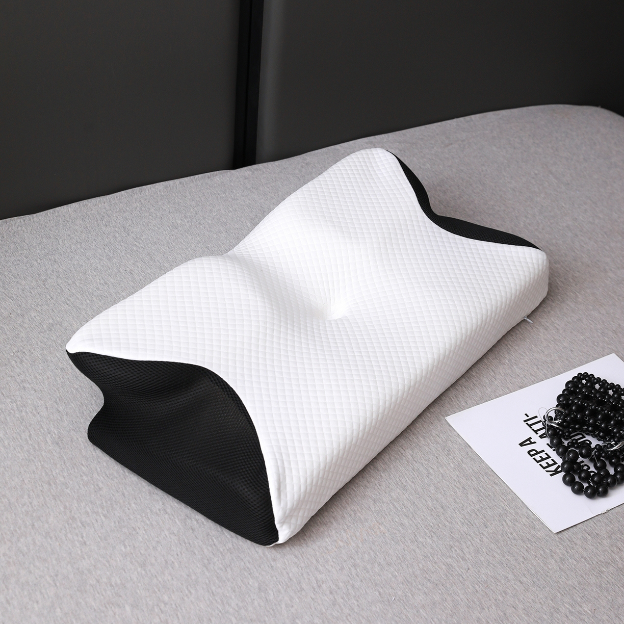 91家纺网 家纺一手货源 找家纺 圣靓家纺 2026新款跨境外贸飞机枕小牛角枕蝶形记忆枕记忆棉枕头枕芯颈椎枕蝴蝶护颈枕 飞机枕小牛角枕黑色