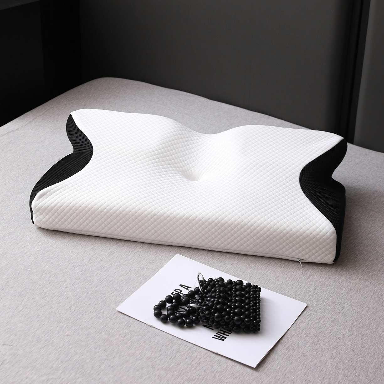 91家纺网 家纺一手货源 找家纺 圣靓家纺 2026新款跨境外贸飞机枕小牛角枕蝶形记忆枕记忆棉枕头枕芯颈椎枕蝴蝶护颈枕 飞机枕小牛角枕黑色