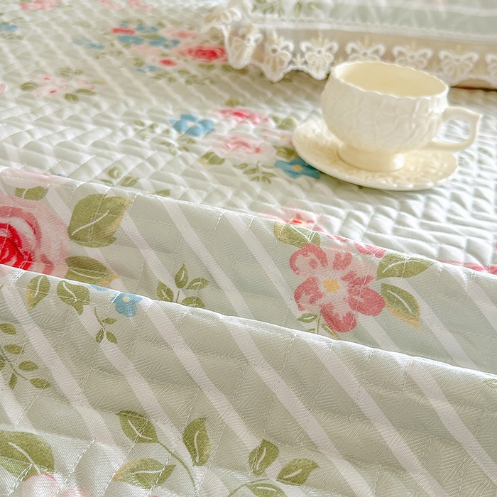 91家纺网 家纺一手货源 找家纺 网红馆（ck家纺） 2026新款夹棉印花冰丝凉席凉席席子三件套 小情歌