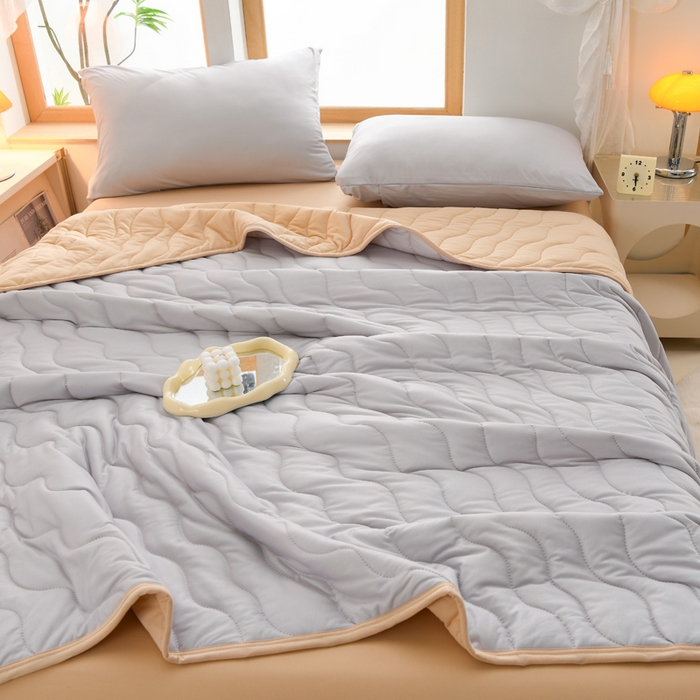 91家纺网 家纺一手货源 找家纺 圣靓家纺 2026新款恬梦针织棉夏被夏凉被空调被 卡其灰