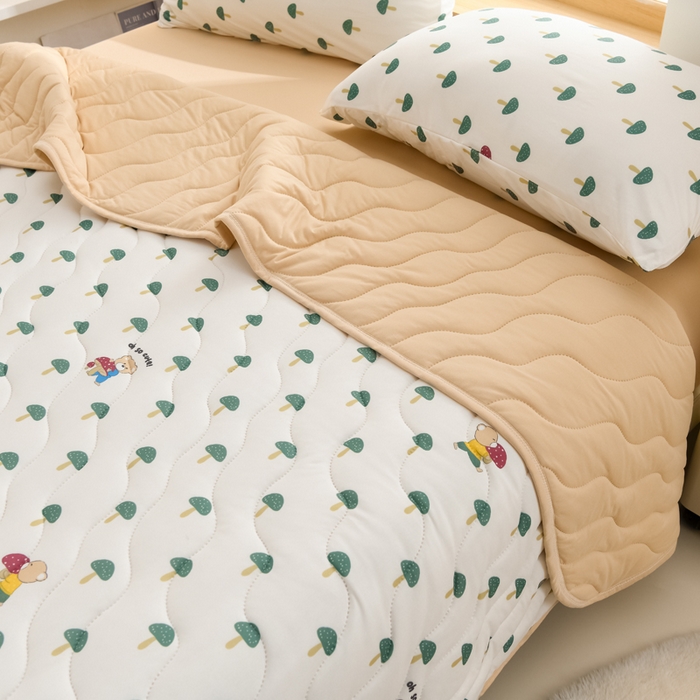 91家纺网 家纺一手货源 找家纺 圣靓家纺 2026新款恬梦针织棉夏被夏凉被空调被 蘑菇小熊