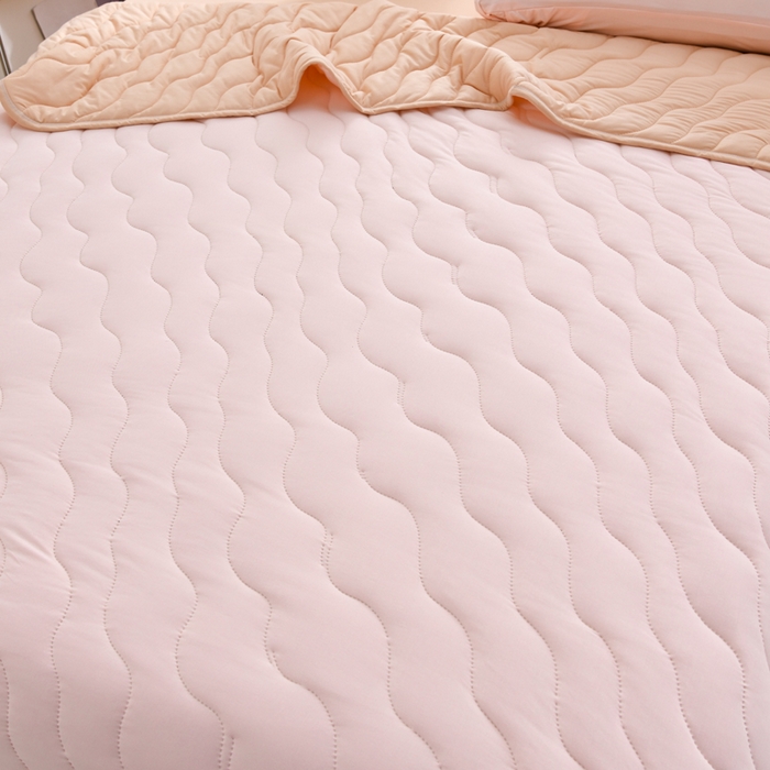 91家纺网 家纺一手货源 找家纺 圣靓家纺 2026新款恬梦针织棉夏被夏凉被空调被 卡其粉