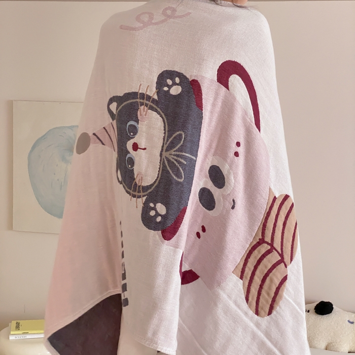 91家纺网 家纺一手货源 找家纺 麻依 2026新款四层纱布浴巾全棉 茶杯猫咪 80*160