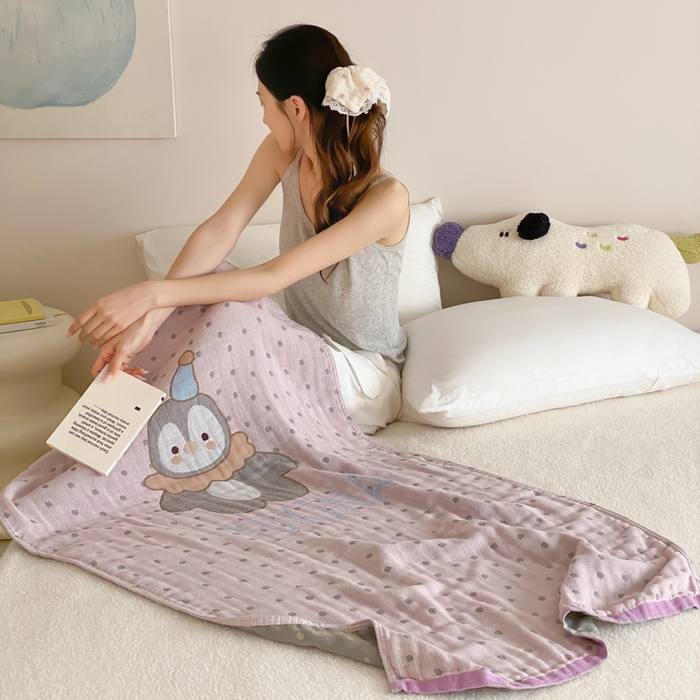 91家纺网 家纺一手货源 找家纺 麻依 2026新款四层纱布浴巾全棉 豆豆企鹅 80*160