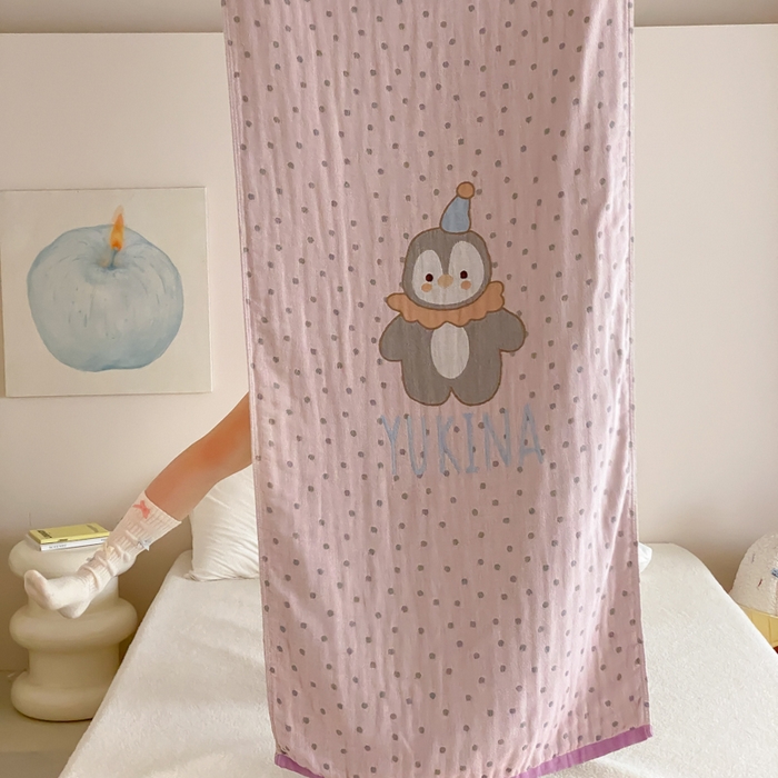 91家纺网 家纺一手货源 找家纺 麻依 2026新款四层纱布浴巾全棉 豆豆企鹅 80*160